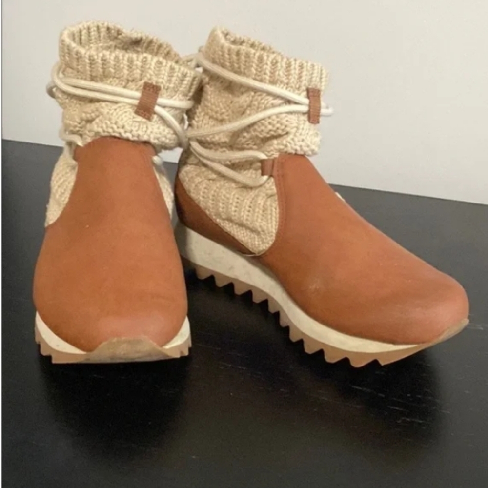 Winter rain boots